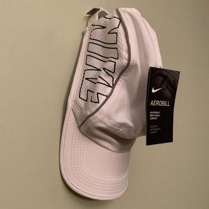 NIKE Women’s Hat